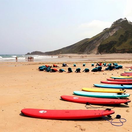 Llanes Surfcamp & Hostel Exteriör bild