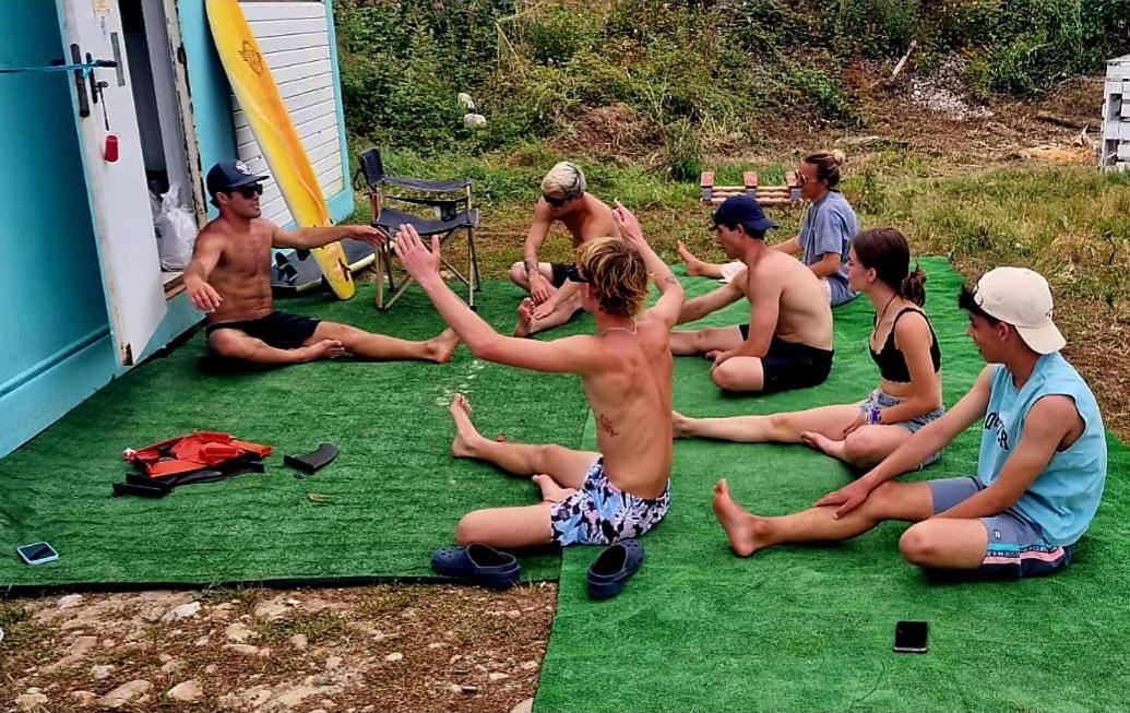 Llanes Surfcamp & Hostel Exteriör bild