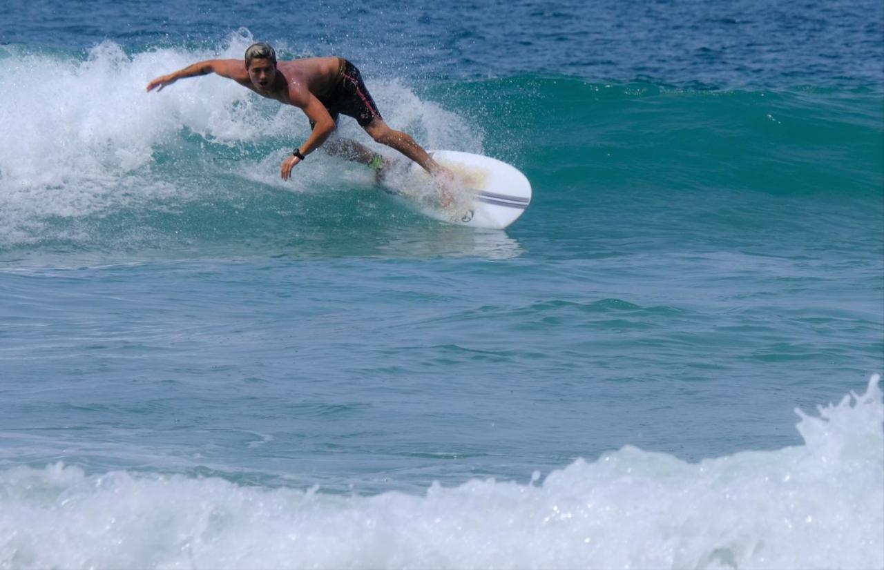 Llanes Surfcamp & Hostel Exteriör bild