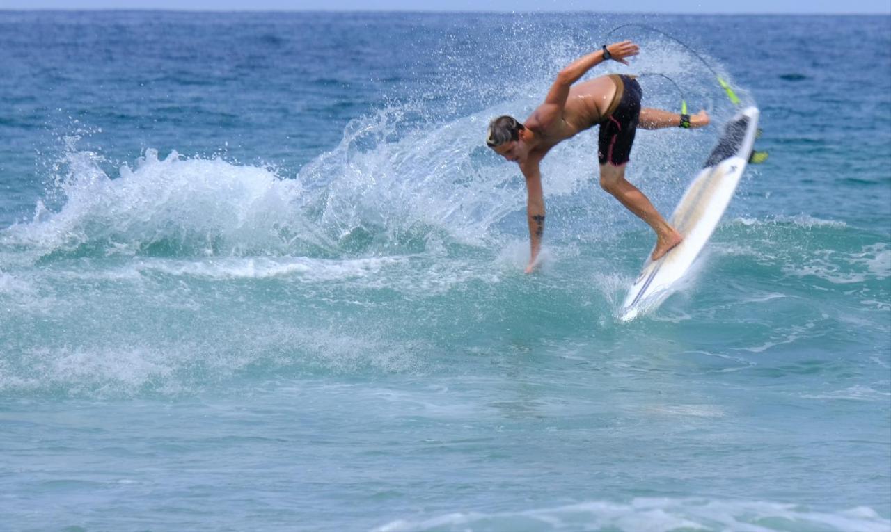 Llanes Surfcamp & Hostel Exteriör bild